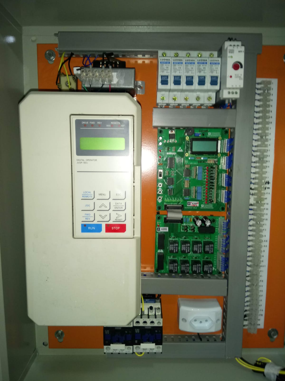 Depois - Modernização do Quadro de Comando do Elevador